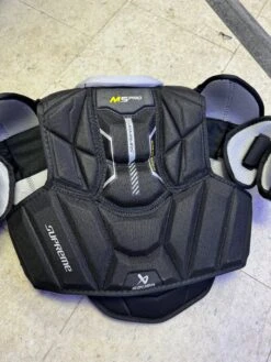 Demo Bauer Supreme M5 Pro Shoulder Pads Junior Medium -Crows Sports Hockey 02B7282E D0F8 40E8 B657 5F96C335DAE2