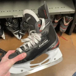 Easton Synergy EQ50 Player Hockey Skates Junior -Crows Sports Hockey image 40beb1dd 7b22 42f2 800f f07f805b8641