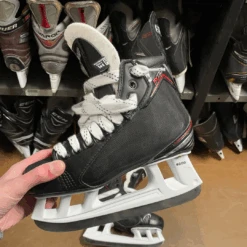 Graf PeakSpeed 7700 Player Hockey Skates Junior -Crows Sports Hockey image d940612d 1248 4ef0 a3e3 00e8fd505ebb
